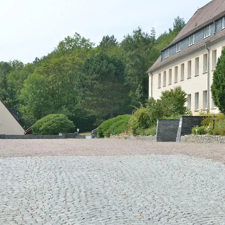 Land- und Golfhotel Alte Fliegerschule-3